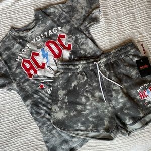 AC/DC Lounge Set